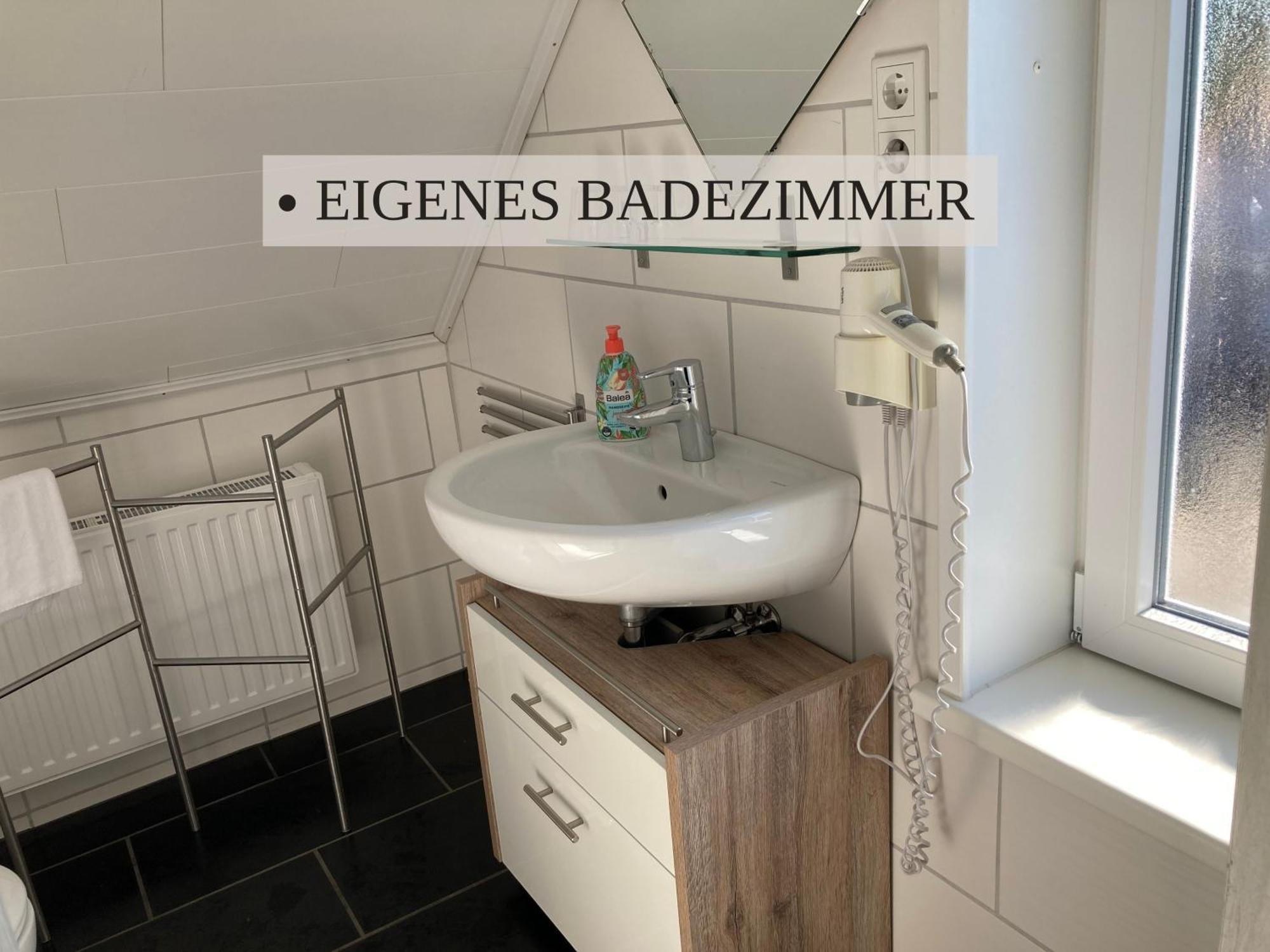 Haus Krabbe, Apartment 10, Naehe Bremerhaven, Fuer 1-2 Personen, 2 Schlafzimmer, Einzelbetten, Zweite Etage, Zentral Gelegen, Bis Zu 2 Hunden Kostenfrei Willkommen Wremen Eksteriør billede